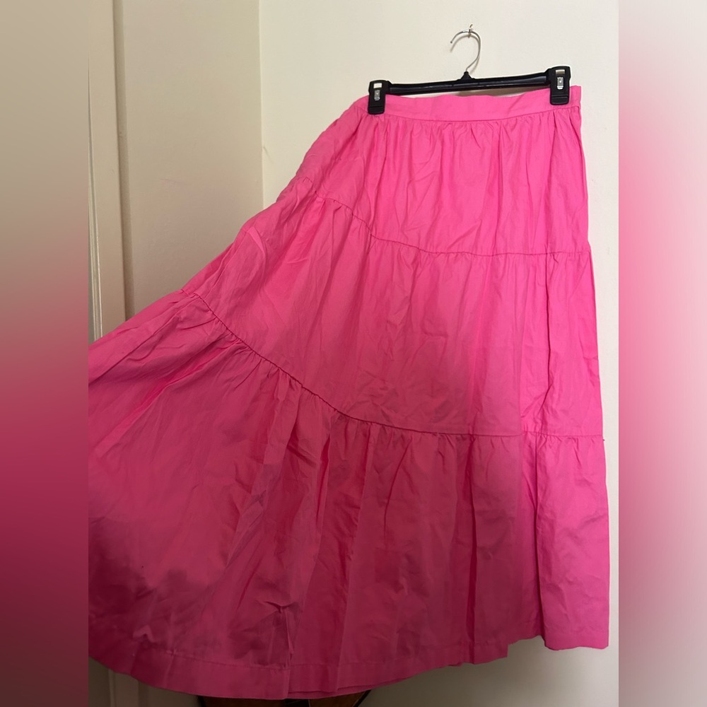 NWOT Pretty in pink 💓 skirt size large